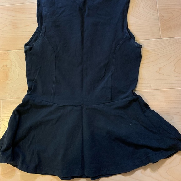 ❌SOLD❌ 🌻 2/$10 New Look London black peplum top - Picture 2 of 7